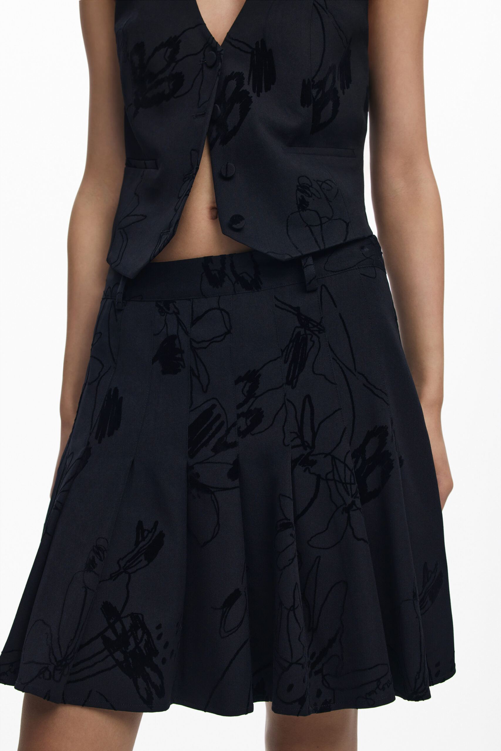 DESIGUAL WOMEN'S BLACK SHORT SKIRT - Image 3